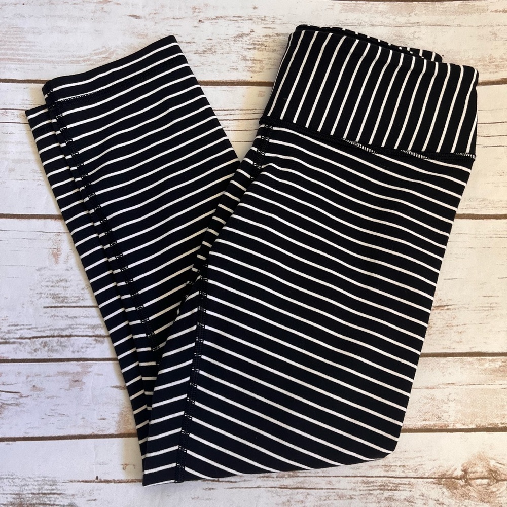 Lululemon Wunder Under Black White Stripe Mid rise Crop Legging